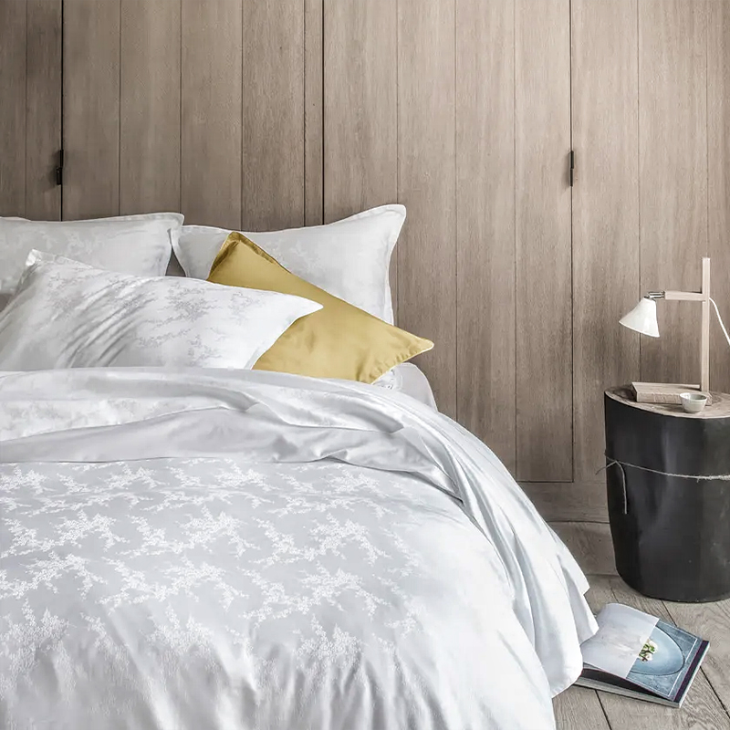 Pure Pamuk 330TC SATEEN JACQUARD HOTEL YORUM KAPAK VE SAVAKLAR SET
